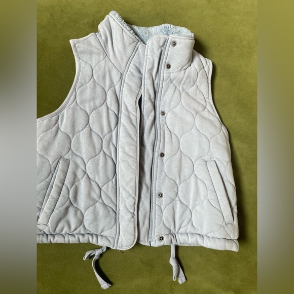 Calia Quilted Vest - Picture 8 of 8